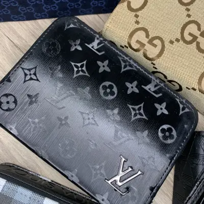 sacoche Lv 🖤