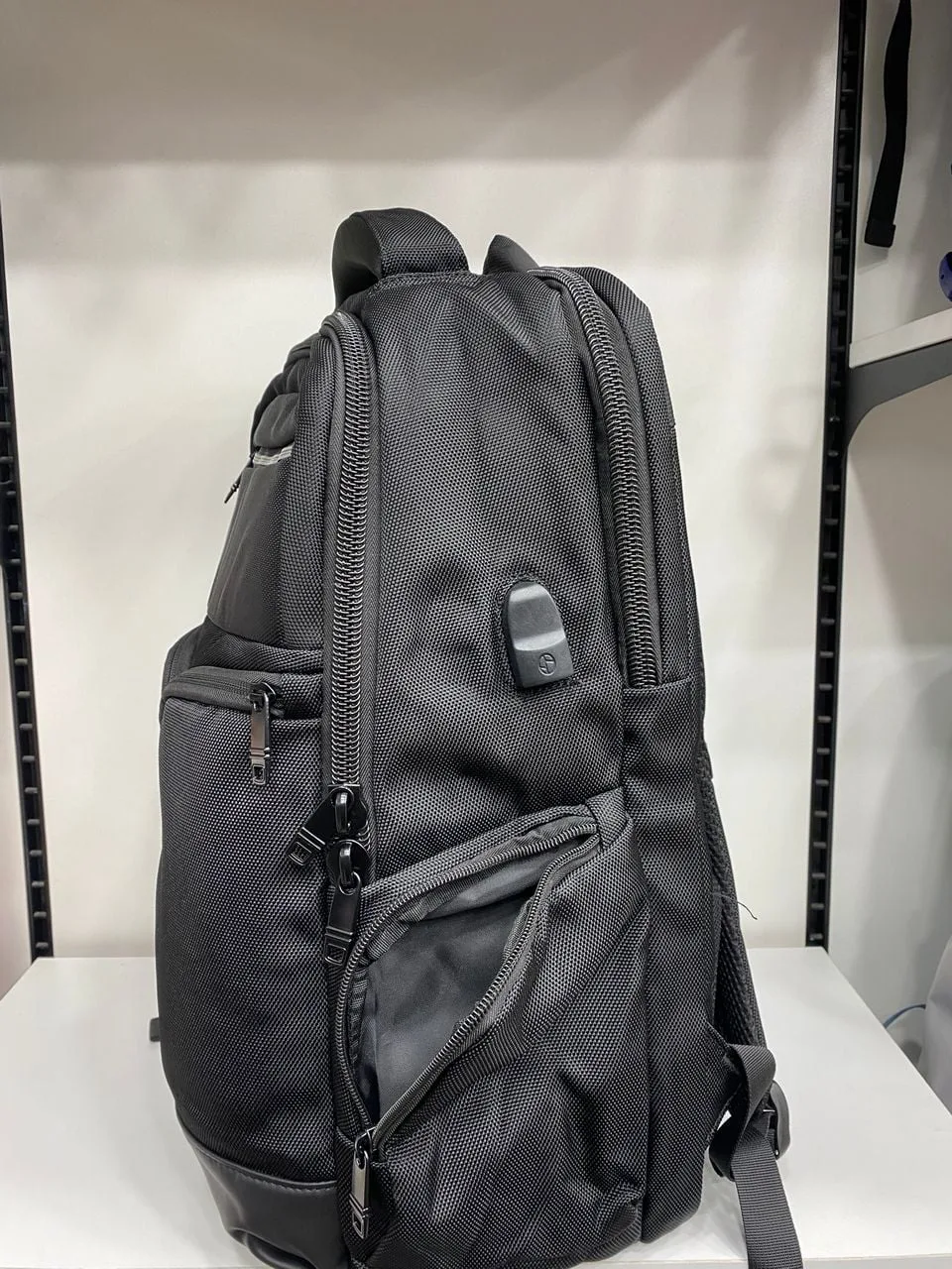 Sac à dos business élégant pour laptop grande capacité