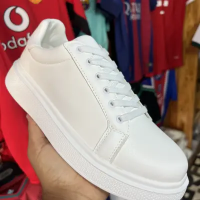 Basket simple blanc