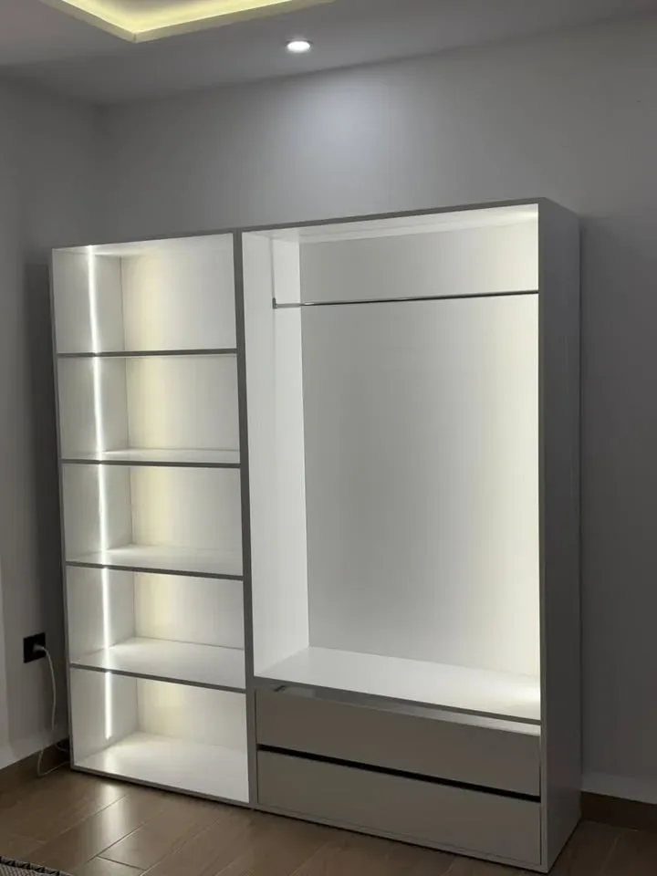 Dressing 1.80m x 1.40m - دريسينغ عصري منظم