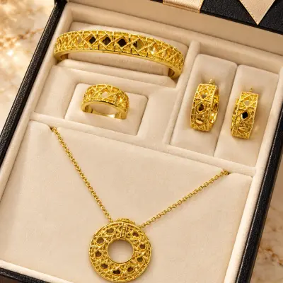طقم Dior
