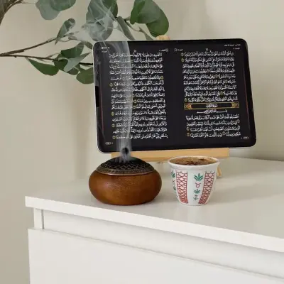 فناجين قهوة عربية أحمر