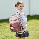 Sac à Dos Scolaire Delta Design Ergonomique avec Trousse et Pendentif Ours Inclus Gris SACKDS35GR - حقيبة ظهر مدرسية عصرية مع مقلمة مدمجة