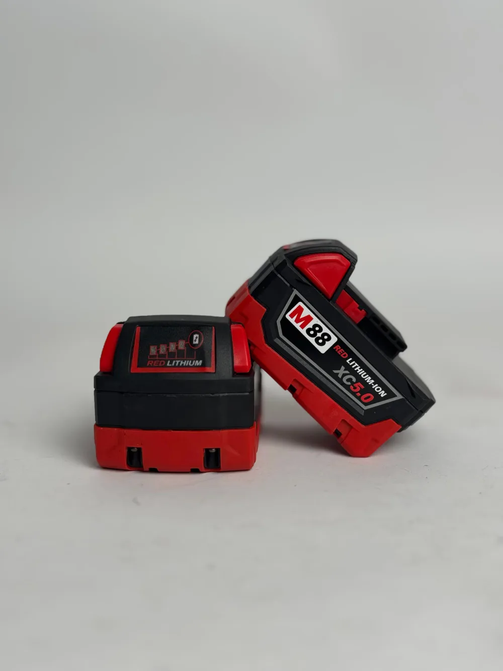🔥 طقم مفتاح صدمات لاسلكي Milwaukee 21V Brushless – قوة خارقة وعزم احترافي لكل الأعمال 🔧⚡