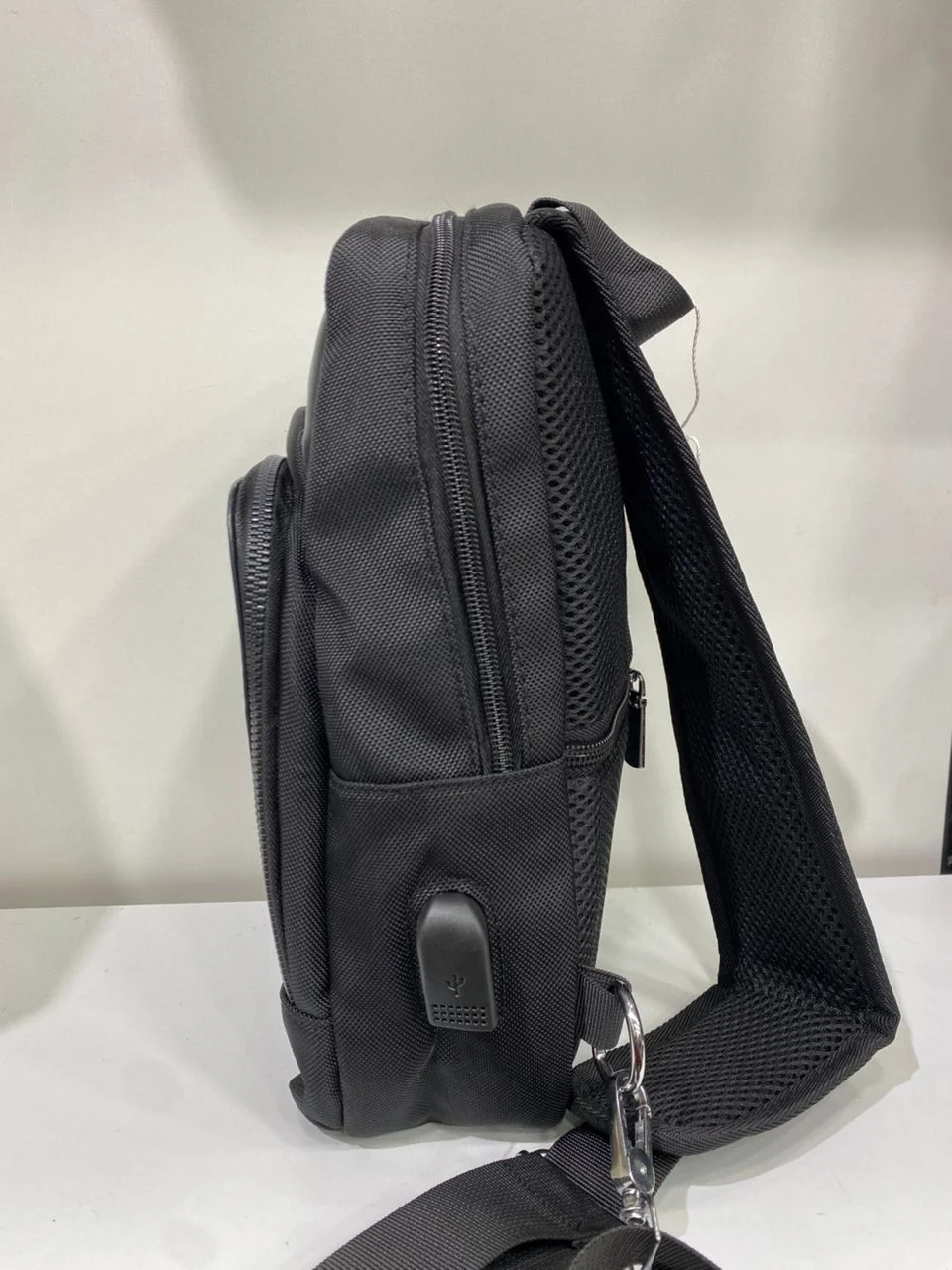 Sacoche Sling Bag avec USB