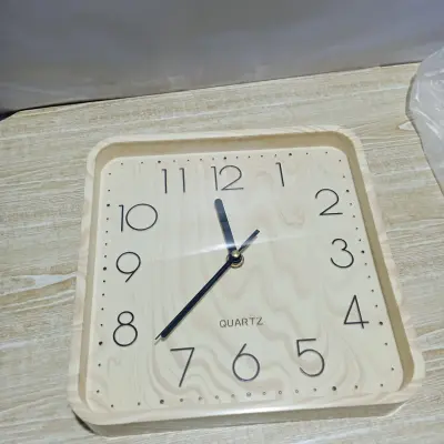 ساعة حائط مربعة Quartz