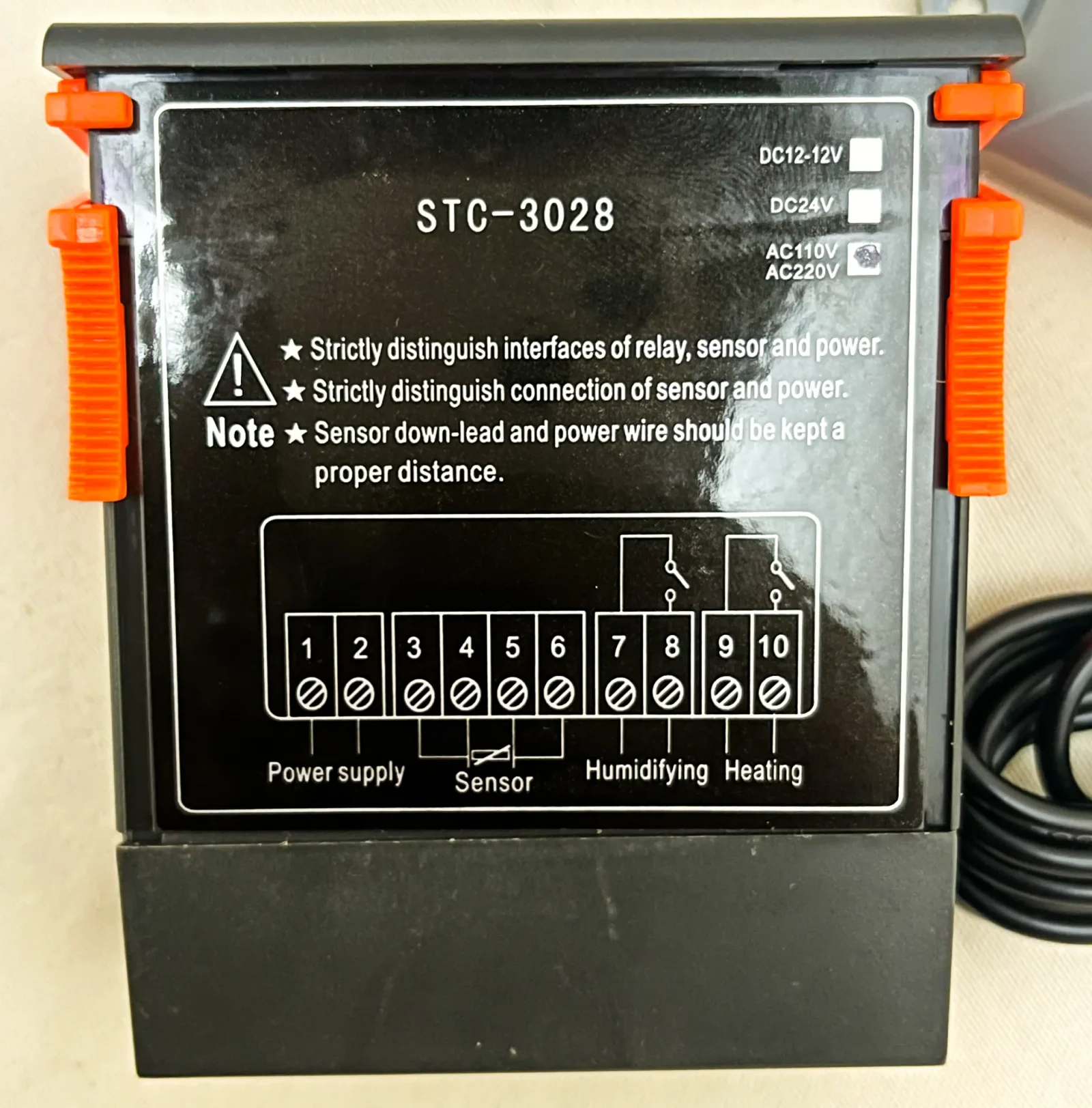 متحكم الحرارة والرطوبة STC-3028 Contrôleur de température et d'humidité
