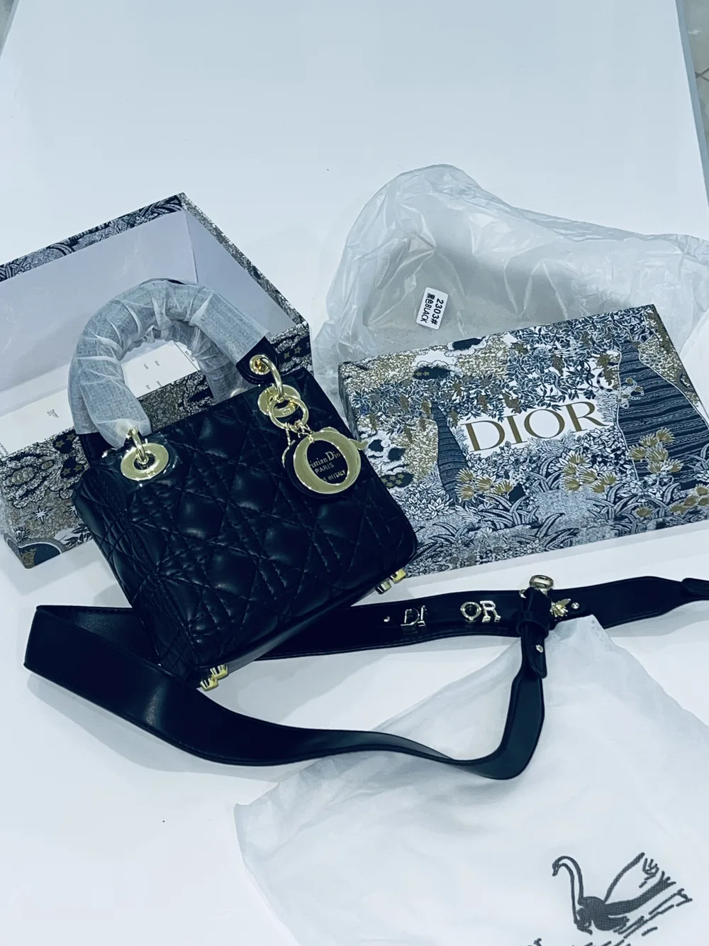 Lady DIOR Signature – Édition Luxe