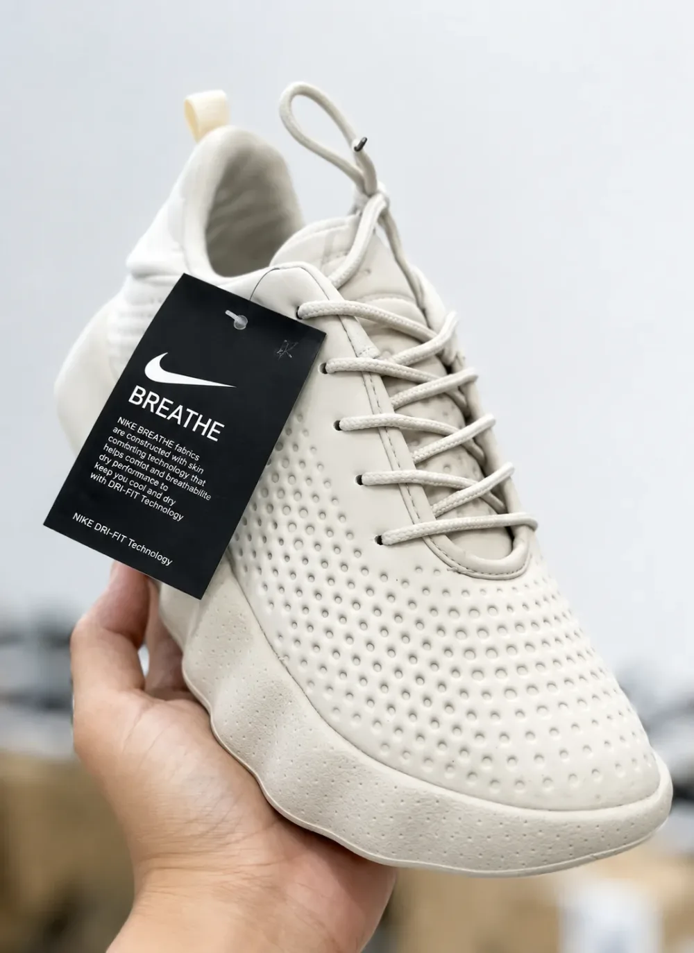 حذاء فاخر Nike Mind 002