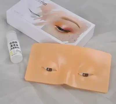 عيون  المكياج السيليكونية