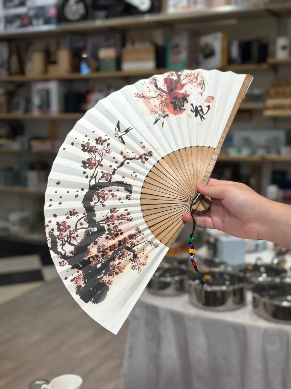Éventail Pliant en Bambou – Style Asiatique Traditionnel 🎋