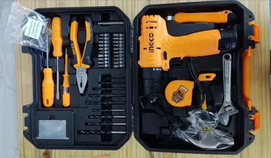 مجموعة أدوات إنجكو مع مثقاب ليثيوم أيون لاسلكي 12V و89 قطعة أداة.