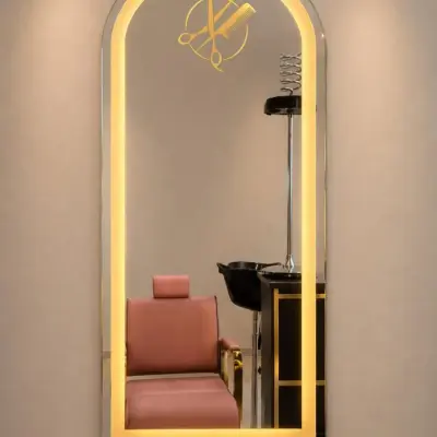 مرآة تزيين قوسية مع إضاءة . (Miroir Lumineux Arqué)