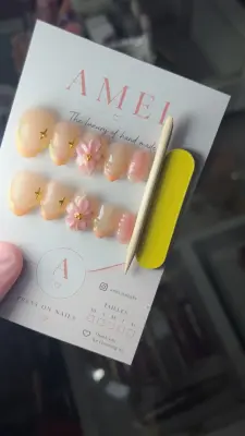 Press on nails