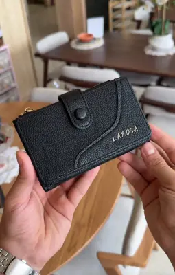 Portefeuille compact en cuir grainé LAROSA – à rabat pressionné