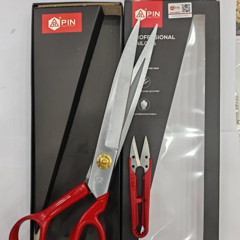 Ciseaux pin Rouge avec Coupe Fil