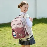 Sac à Dos Scolaire Delta Design Ergonomique avec Trousse et Pendentif Ours Inclus Gris SACKDS35GR - حقيبة ظهر مدرسية عصرية مع مقلمة مدمجة