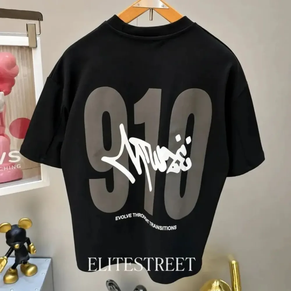 910