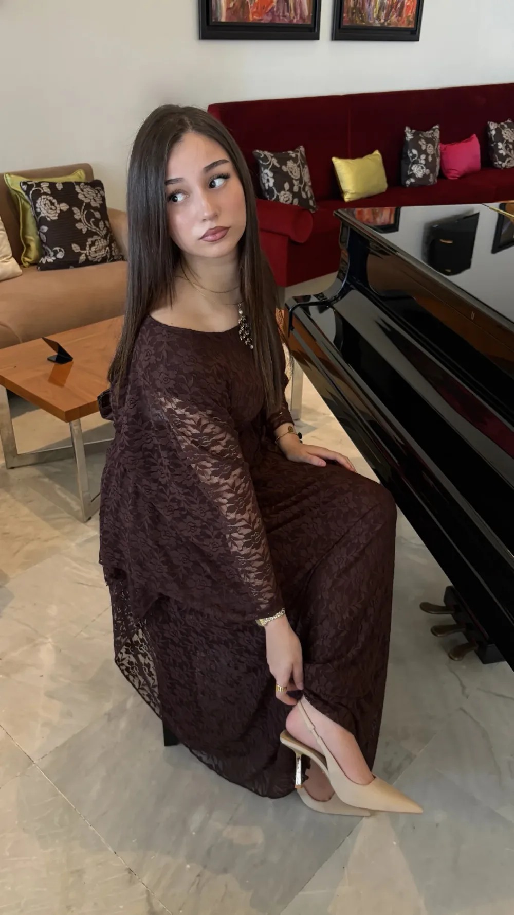 Robe d’hôtesse modèle Aura en dentelle