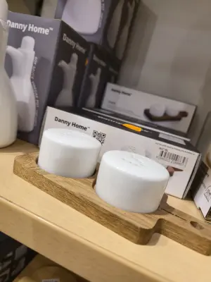 Salière et Poivrière en Porcelaine avec Support en Bois d'Acacia — Danny Home™