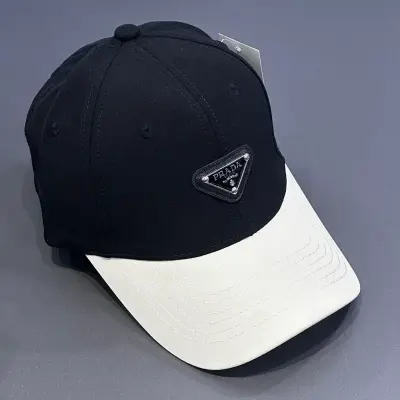 كاسكيطة برادا اسود باج Prada