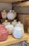 Pot en Céramique Forme Grenade – Édition Élégance