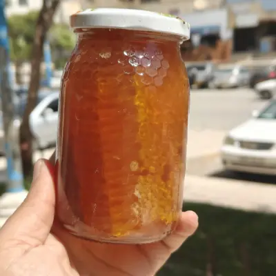 شهدة عسل (قارورة)