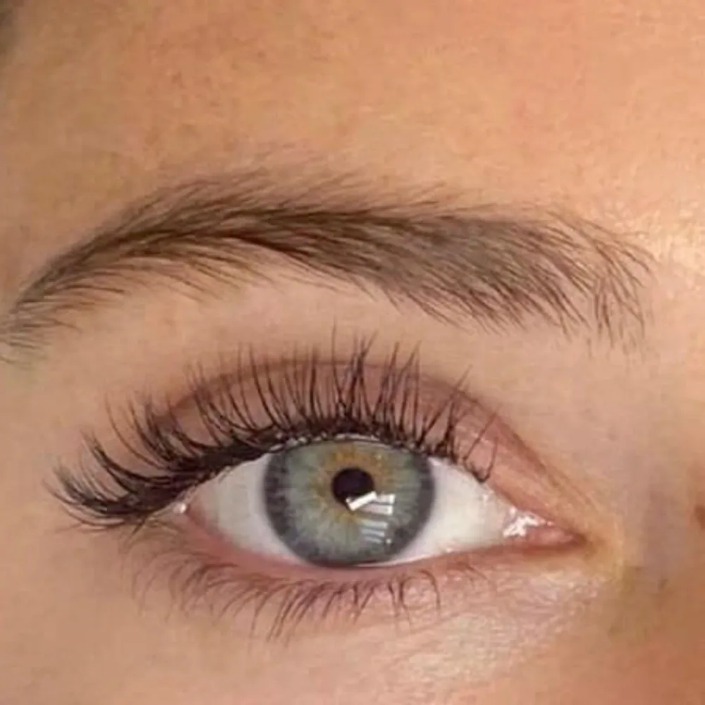 natural effect lashes