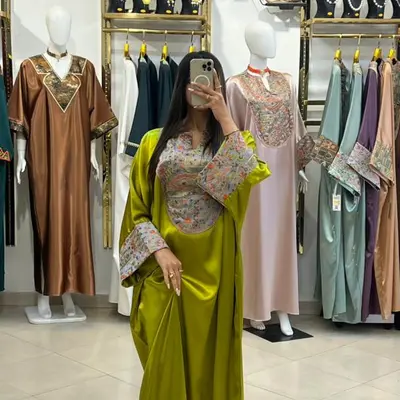 ROBE EN SATIN