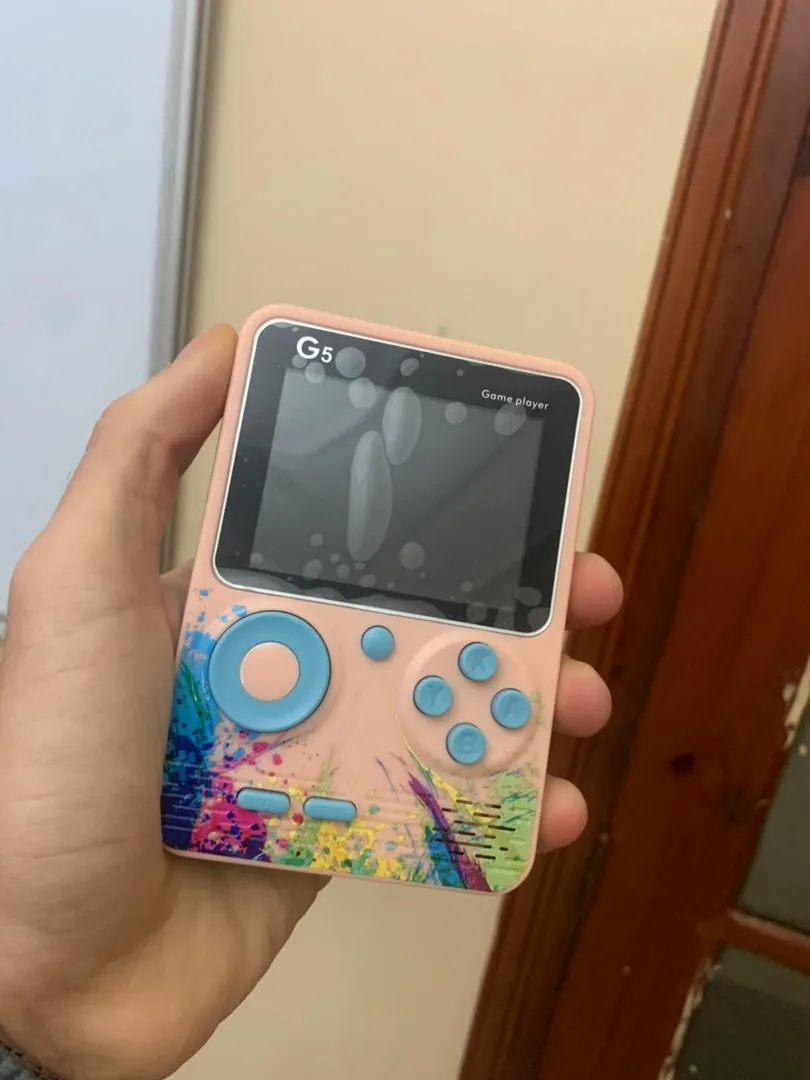 Console de jeu portable avec 500 jeux intégrés