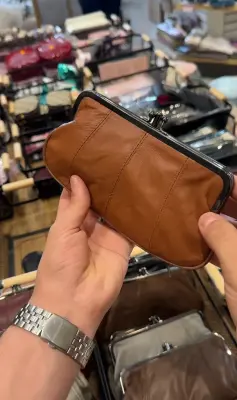 Porte-monnaie en cuir véritable à fermoir métallique clic-clac