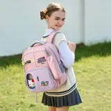 Sac à Dos Scolaire Delta Design Ergonomique avec Trousse et Pendentif Ours Inclus Gris SACKDS35GR - حقيبة ظهر مدرسية عصرية مع مقلمة مدمجة