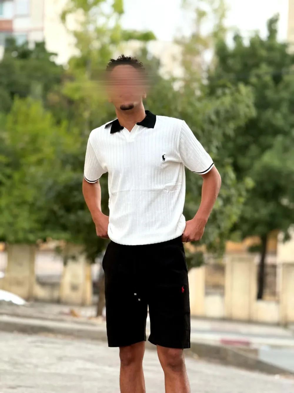 T-shirt polo