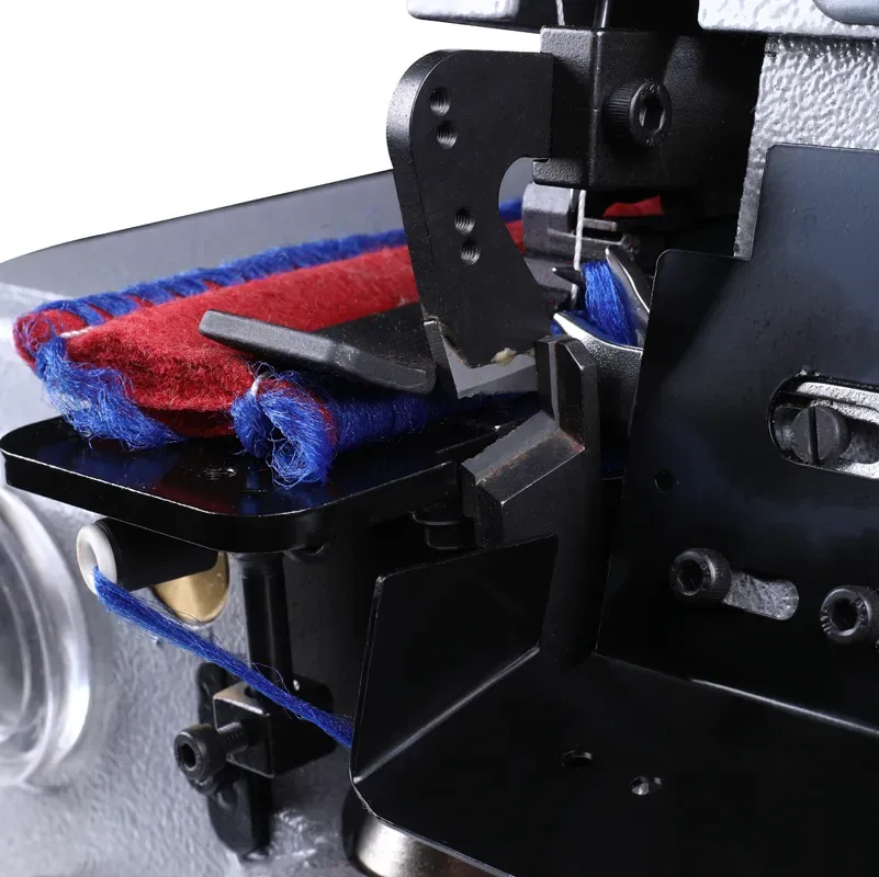 Machine à coudre industrielle surjeteuse tapis NS-2502K (avec coupe de bord)