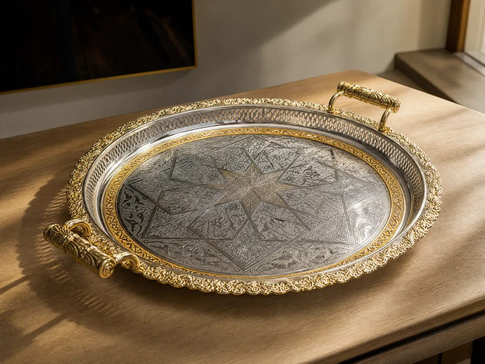 Plateau de Service Ovale en Métal Doré – Motif Étoile Orientale ✨