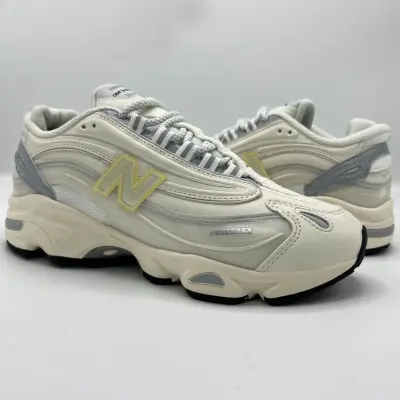 New Balance 1000