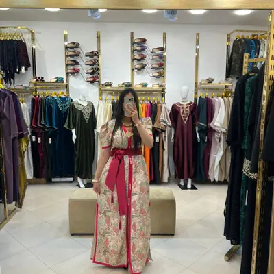 Caftan en Satin Brodé