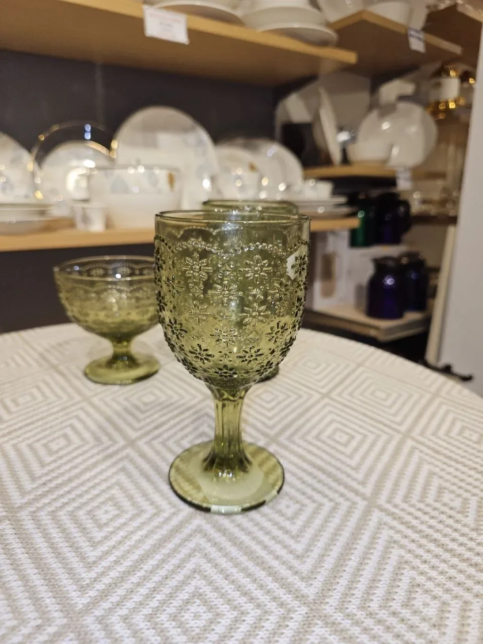 Collection Verrerie Vintage Gaufrée – Vert Olive