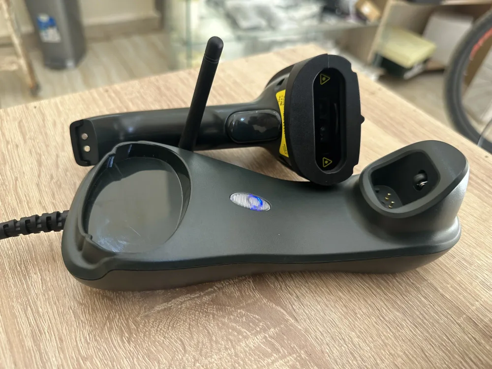 قارئ كود بار لا سلكي PosLux W300