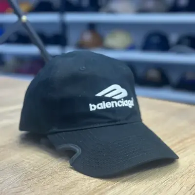 كاسكيطة بالنسياغا Balenciaga