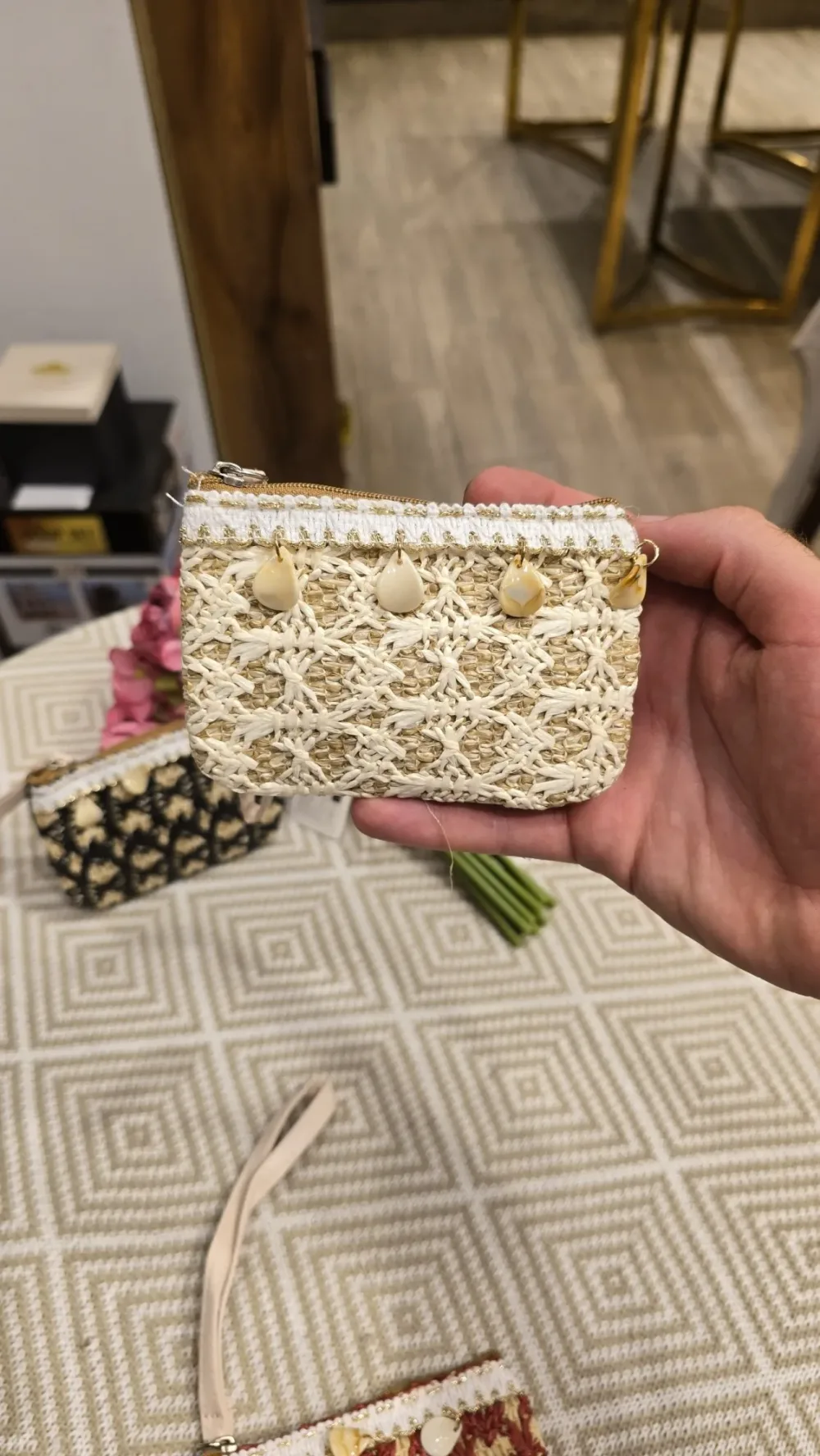 👝 PORTEFEUILLE OSIER TRESSÉ PERLÉES