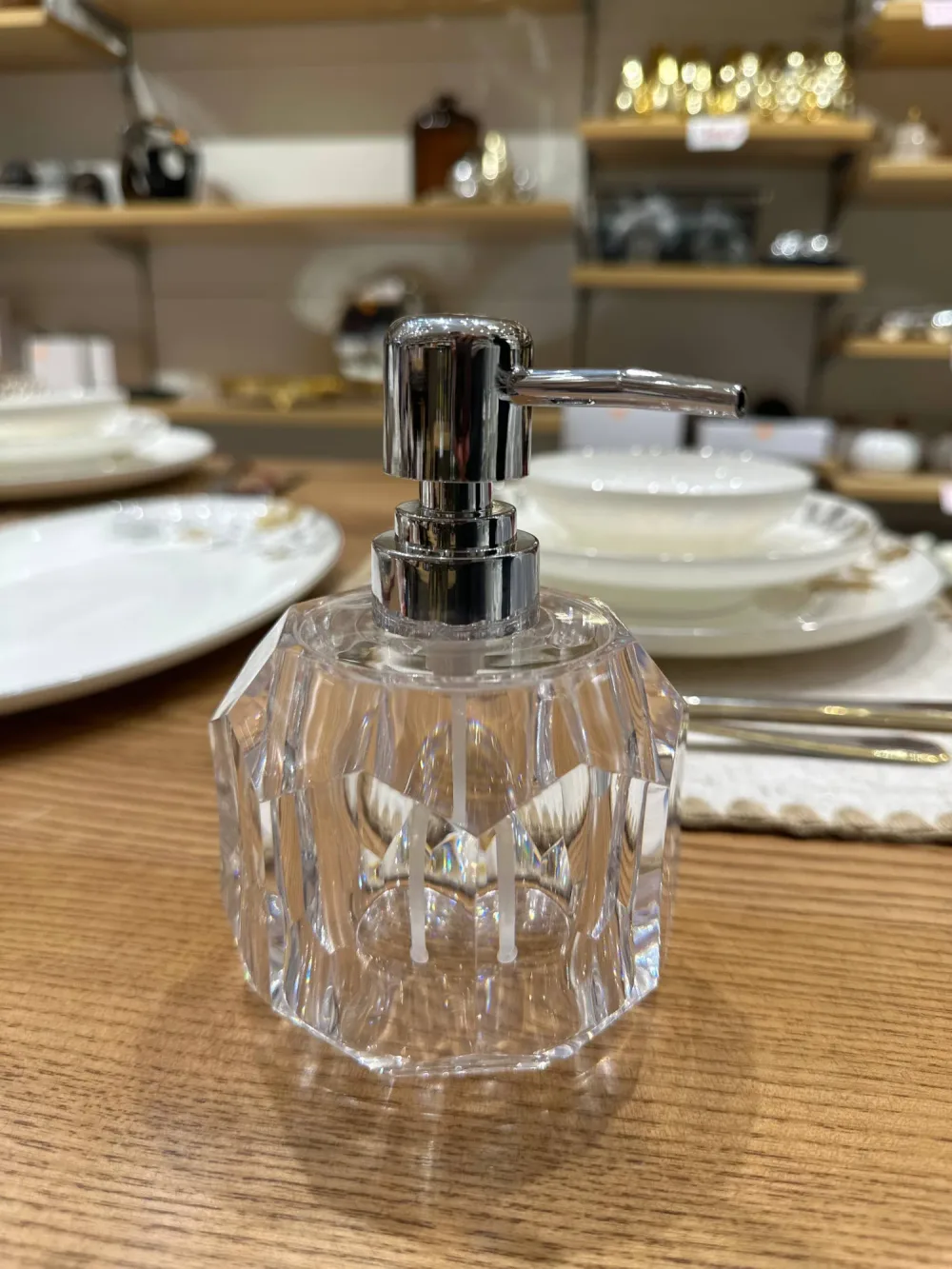 ✨ Distributeur de Savon Facetté – Design Cristal