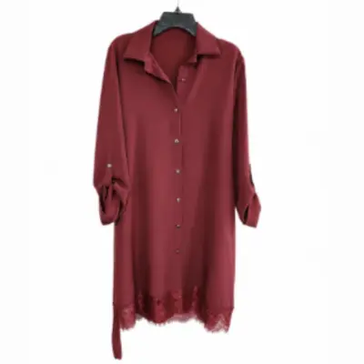 Chemise tunique longue bordeaux avec bas en dentelle