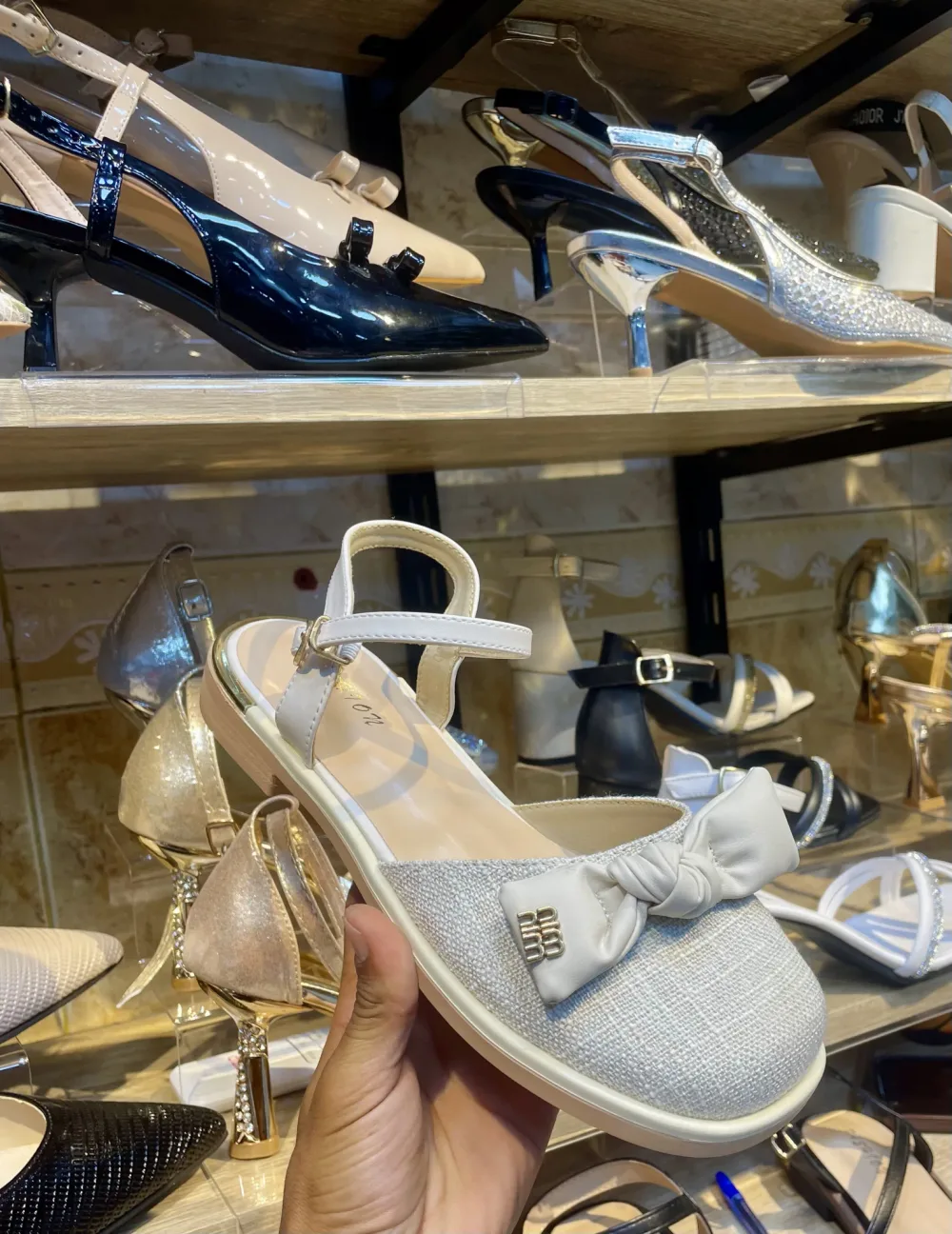Sandel miumiu chic