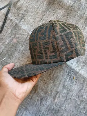 Cap fendi plat