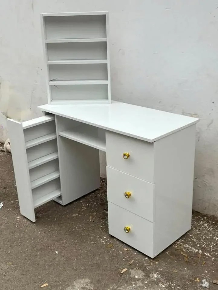 Table d'Onglerie 3 Tiroirs avec Présentoir