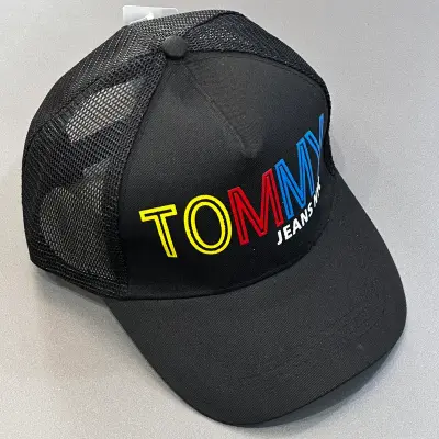 كاسكيطة طومي Tommy اسود