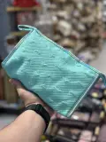 Trousse de Maquillage Texturée – Finition Holographique ✨