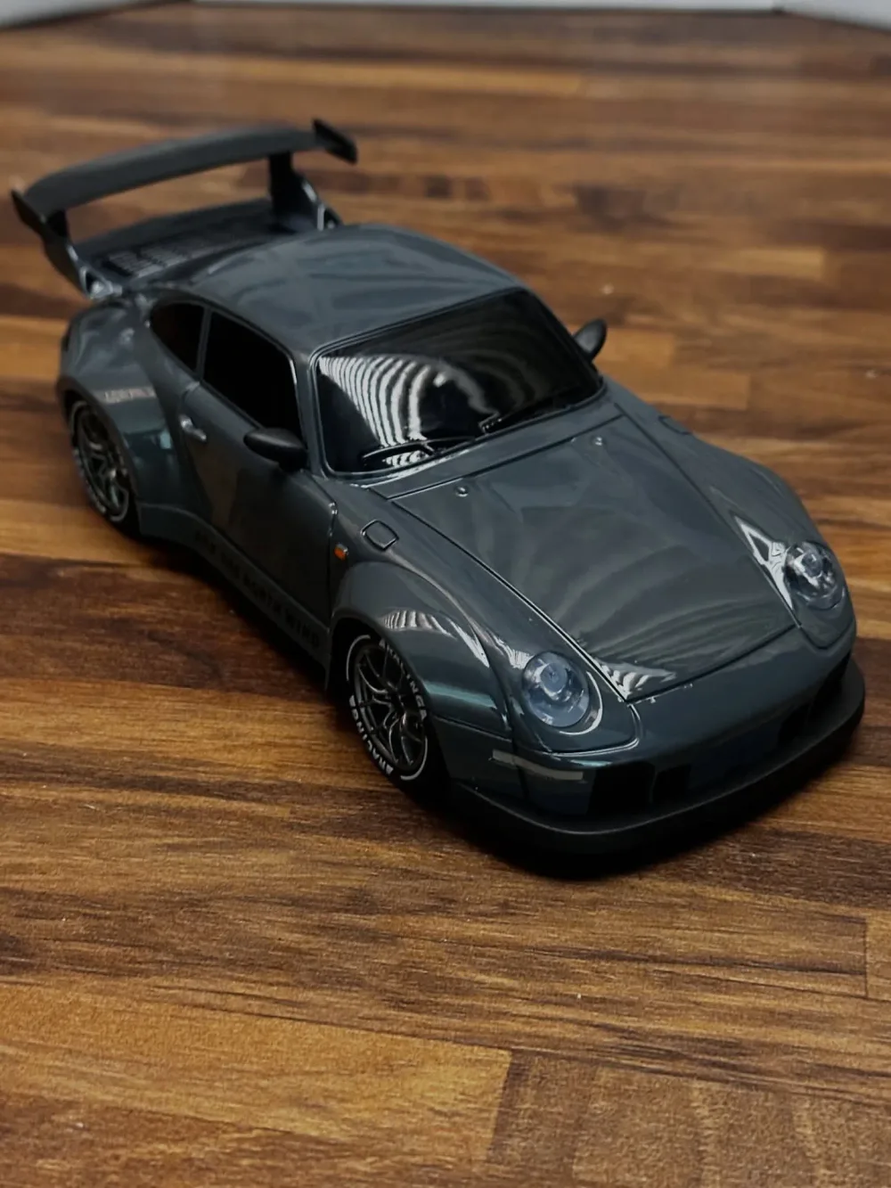 سيارة Porsche 911 الكهربائية للأطفال 🏎️⚡