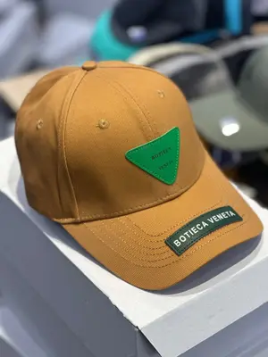 كاسكيطة بوتيكا فينيتا Bottega Veneta